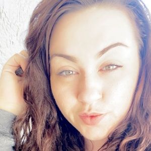 Meet your Posher, Abigail